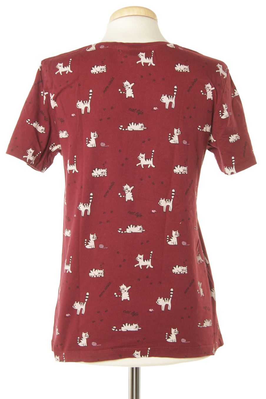 T-shirt Pull & Bear de la taille M, de couleur imprimés