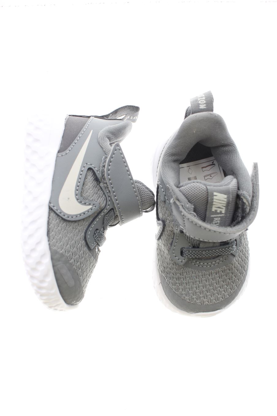 gebraucht Nike Turnschuhe Größe 17