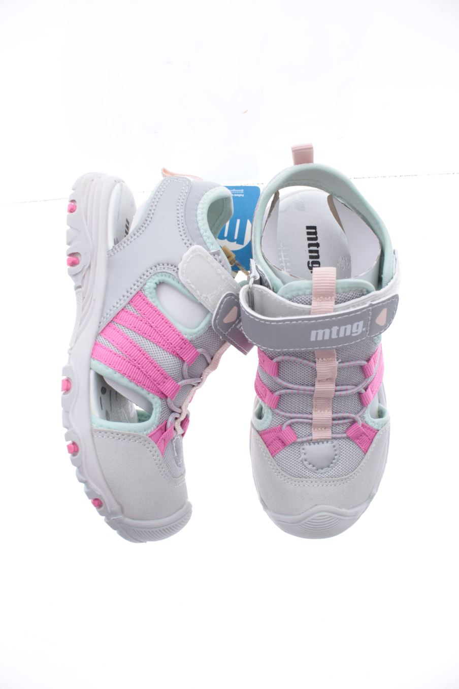 Sandalias de Mustang de la talla 31 con etiqueta