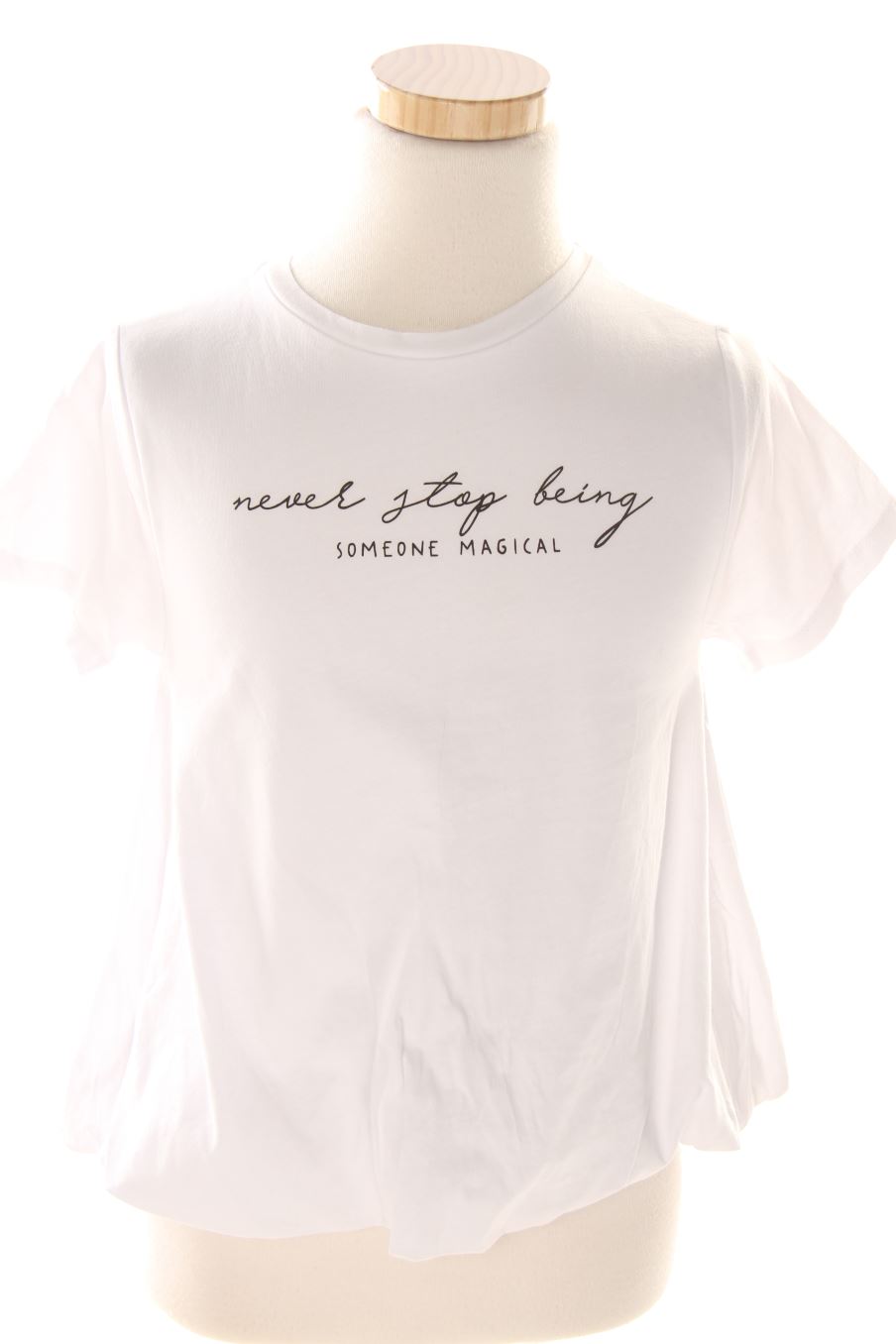 T-shirt Zara de la taille 8 ans avec une étiquette