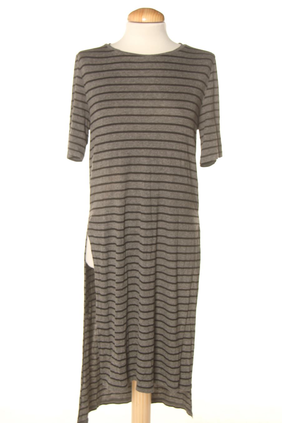 Robe casual Mango de la taille S, de couleur rayures