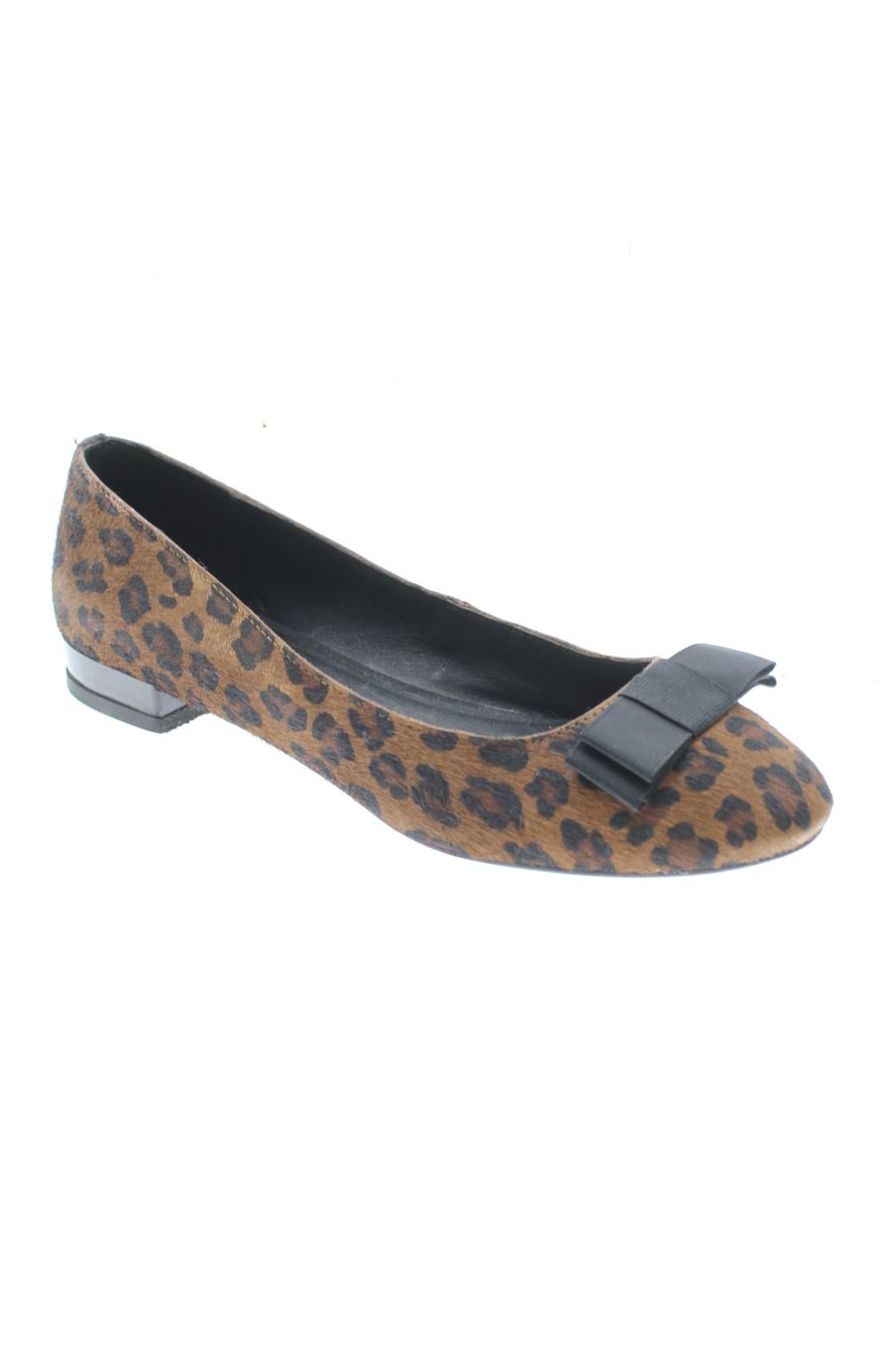Zapatos planos de Cortefiel de la talla 39, de color animal print de