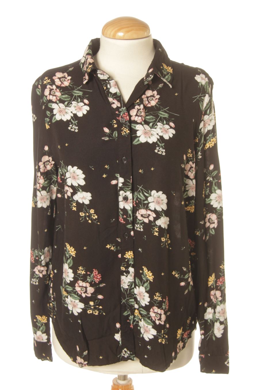 Camisa de H&M de la talla 32, de color flores