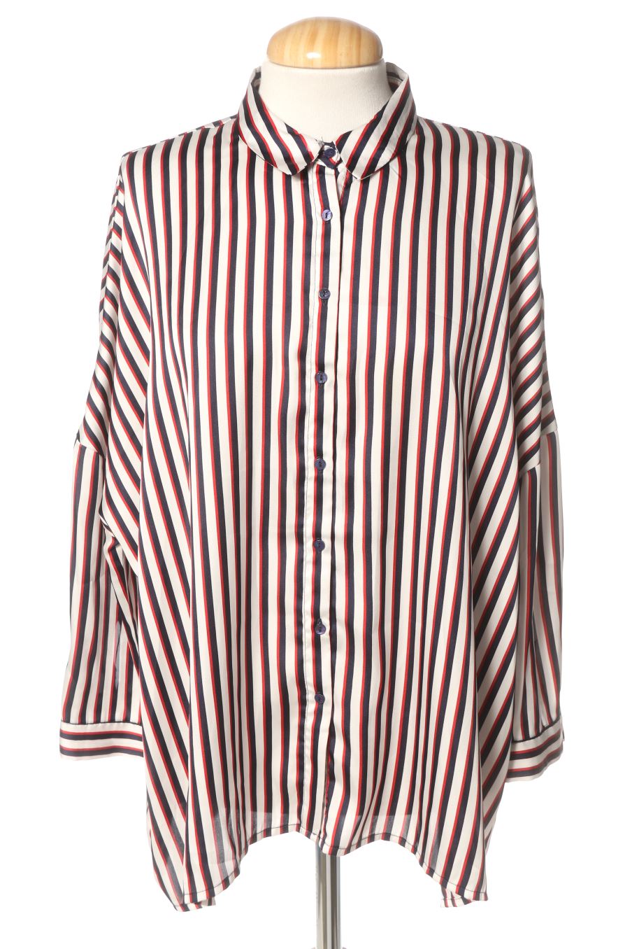Camisa de Stradivarius de la talla M, de color rayas