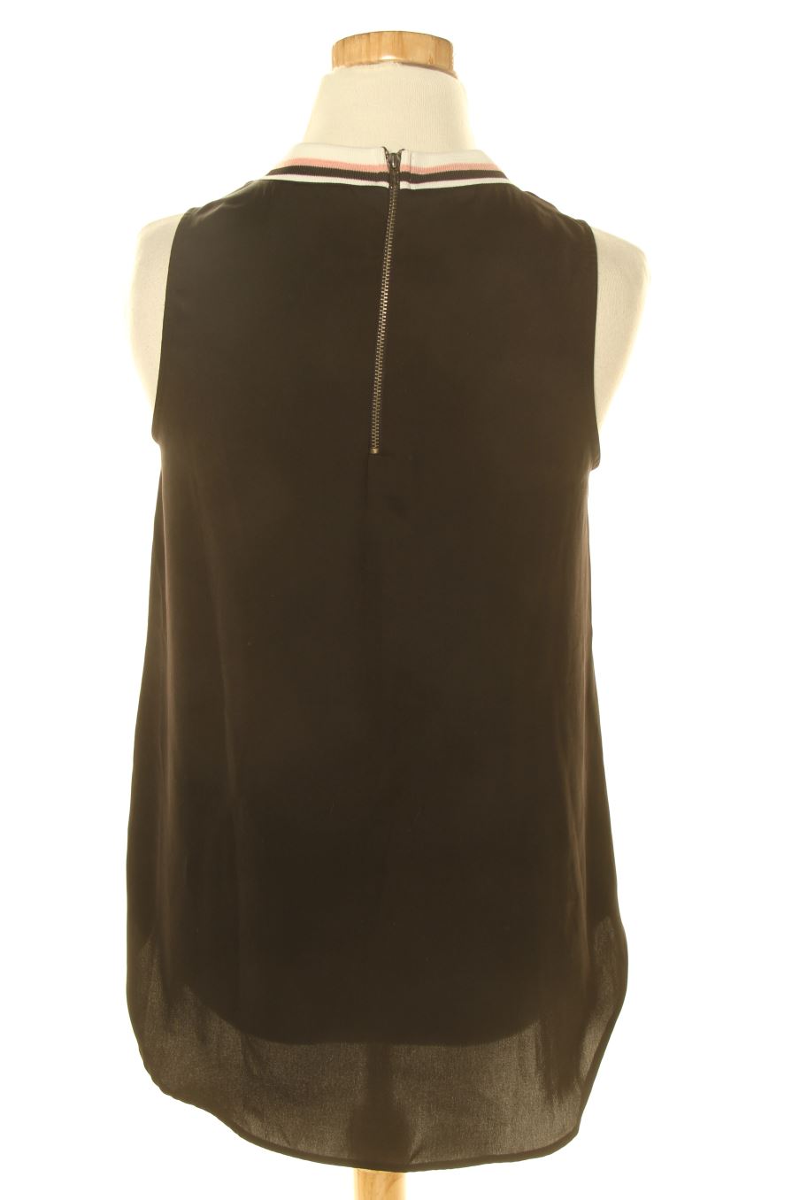Top de H&M de la talla 34, de color negro