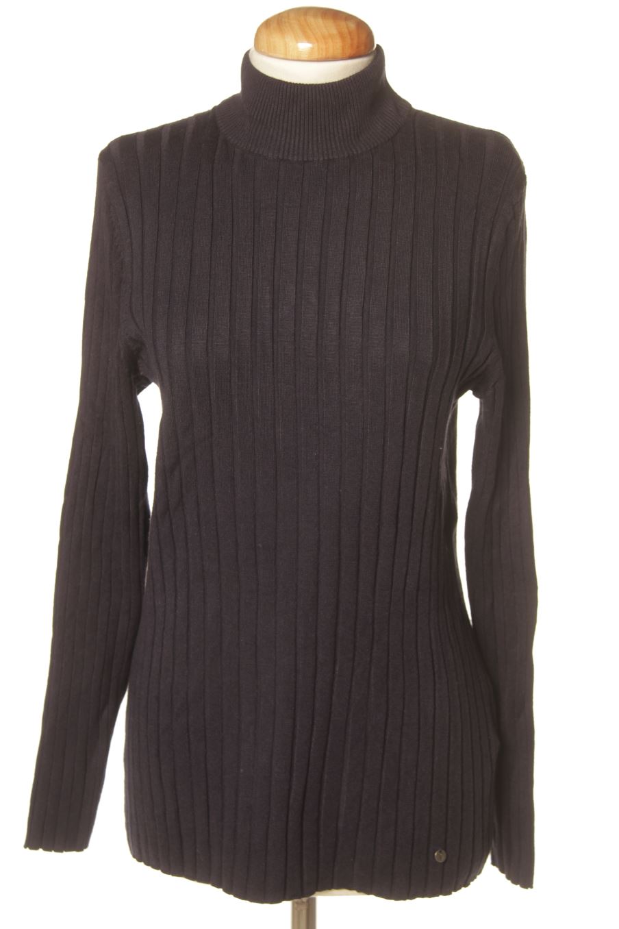 Pull C&A de la taille M, de couleur bleu marine