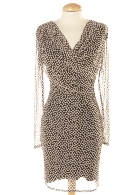 Aufwändiges Kleid