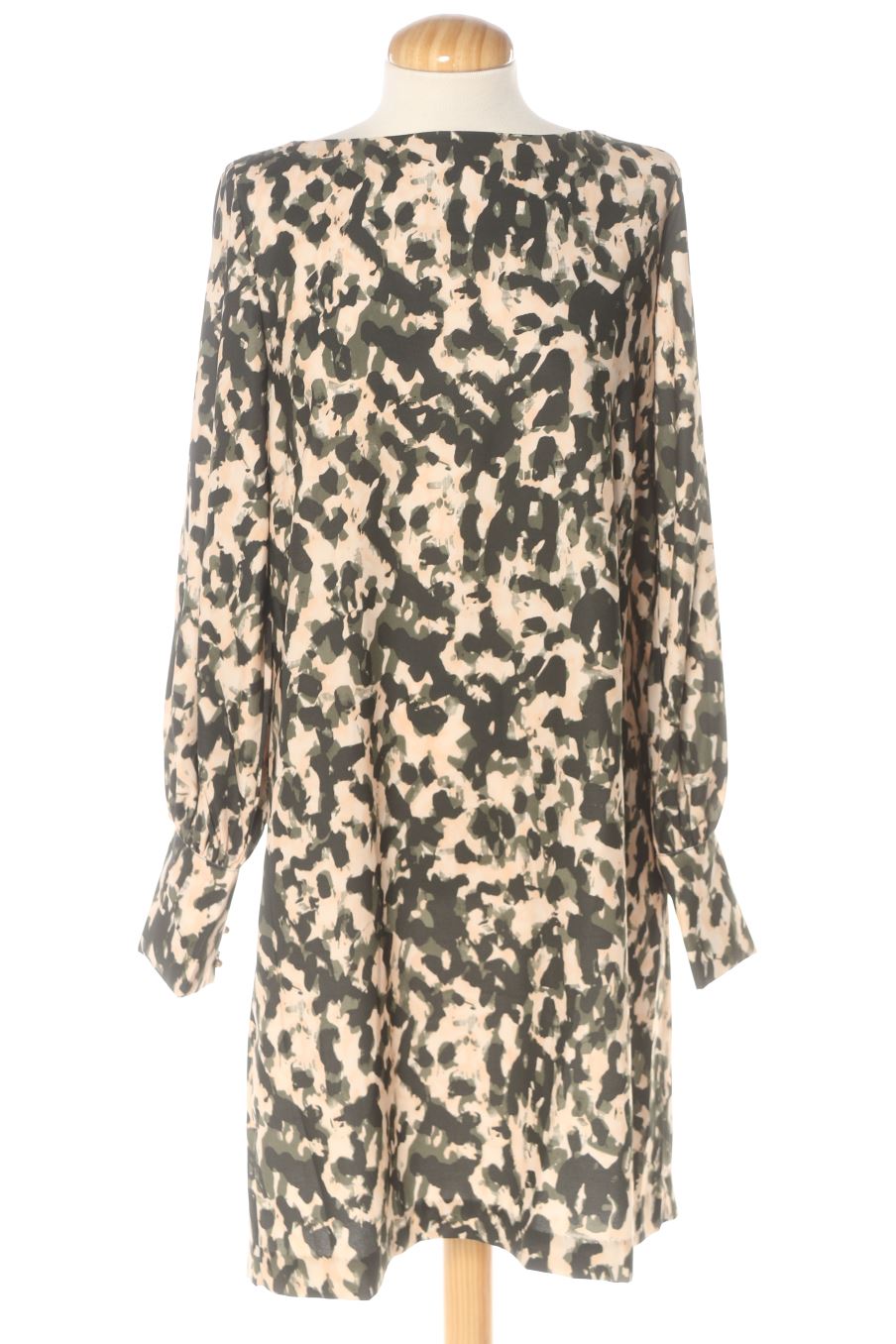 Vestido casual de H&M de la talla M, de color animal print