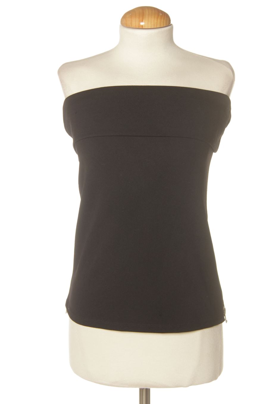 Top de Zara de la talla M, de color negro