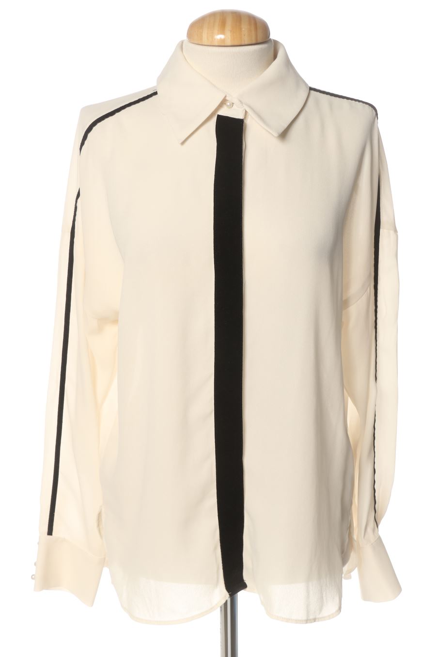 Camisa de Zara de la talla XS, de color beige