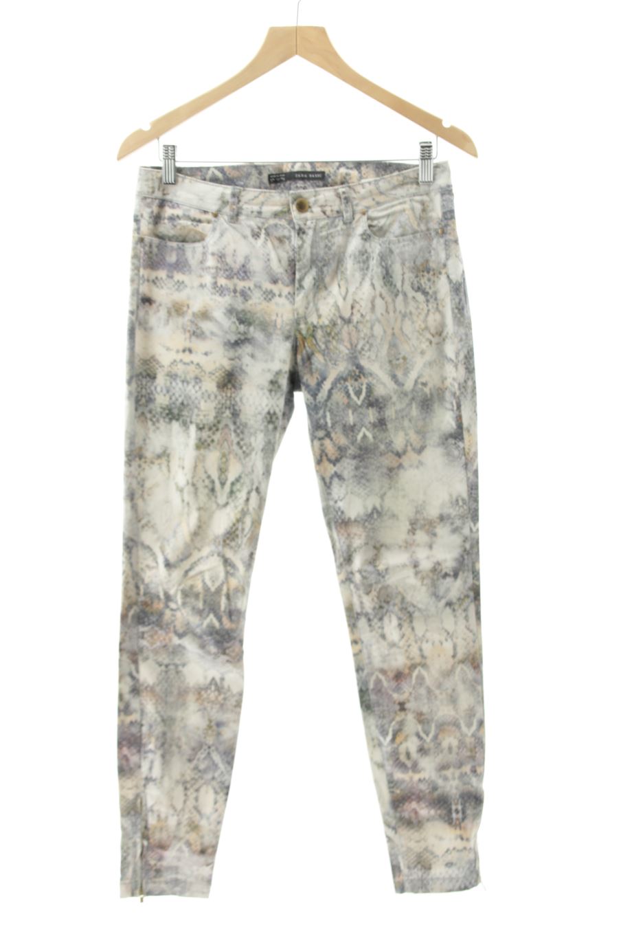 Jeans Zara de la taille M, de couleur imprimés