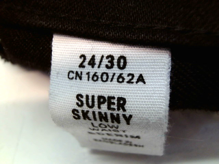 Jeans H&M de la taille 34, de couleur noir de denim