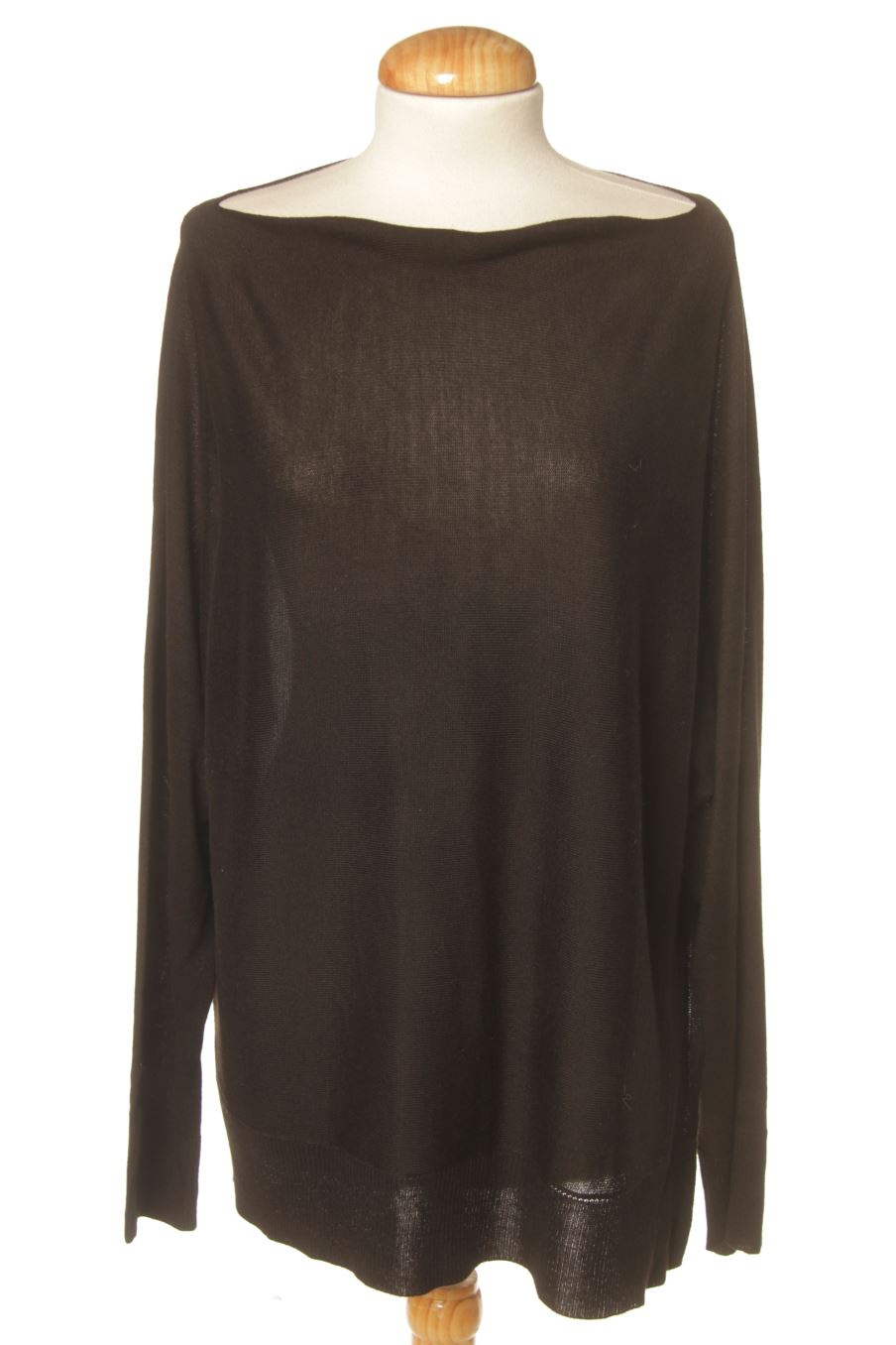 Pull Zara de la taille M, de couleur noir