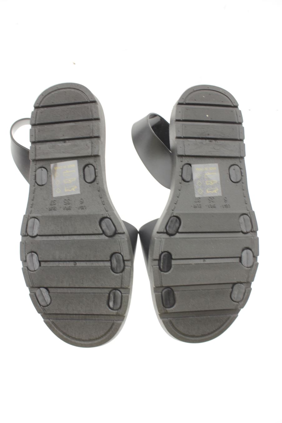 Sandalias planas de LONDON REBEL de la talla 37, de color negro de