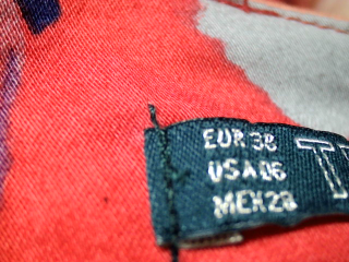 Jupe trf (ZARA) de la taille 38, de couleur fleurs