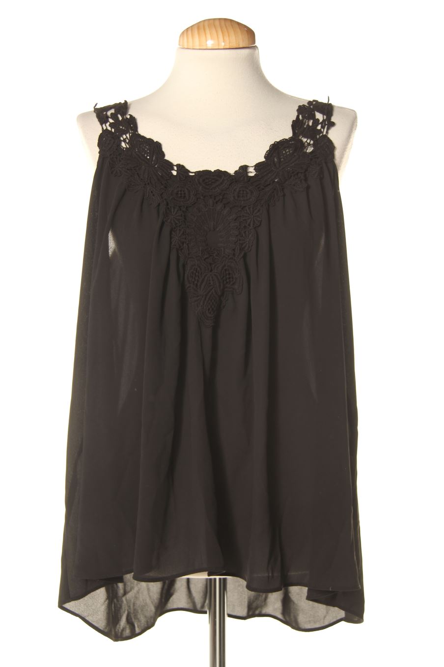 Top de Zara de la talla M, de color negro