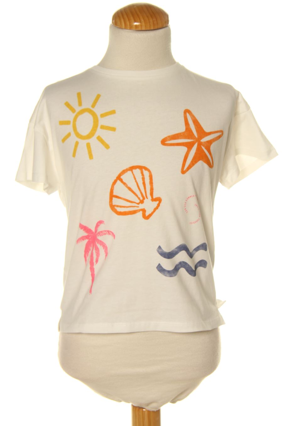 T-shirt ZY de la taille 11 ans avec une étiquette