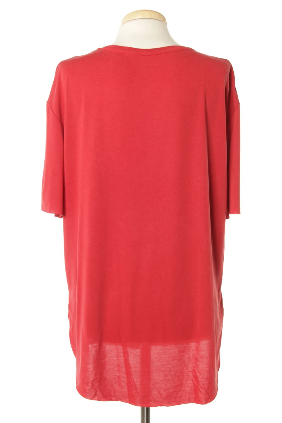 T-shirt Oysho de la taille M, de couleur rouge