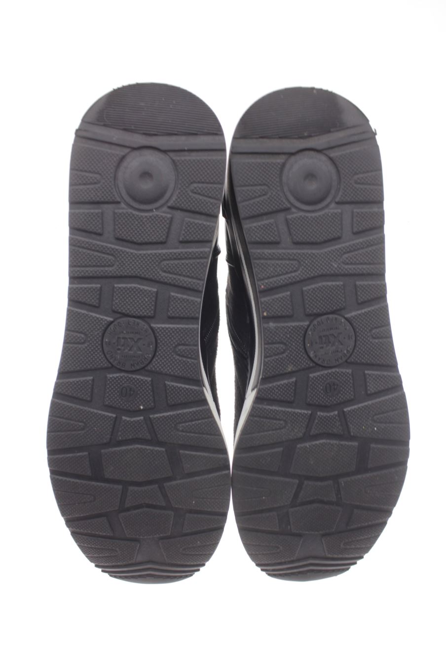 Deportivos de Xti de la talla 40, de color negro de