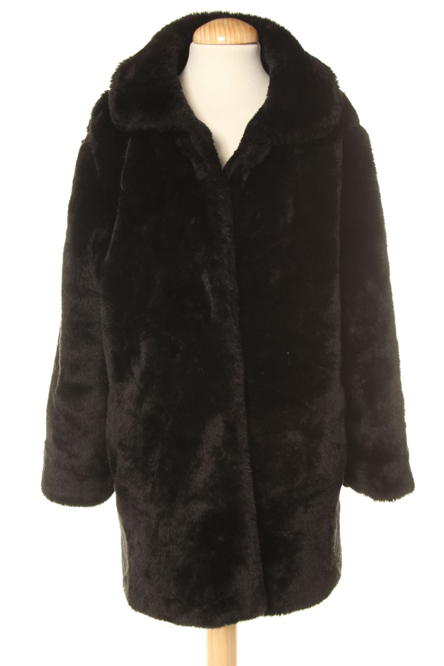 Abrigo de Carla Rizzi de la talla 42, de color negro de sintético