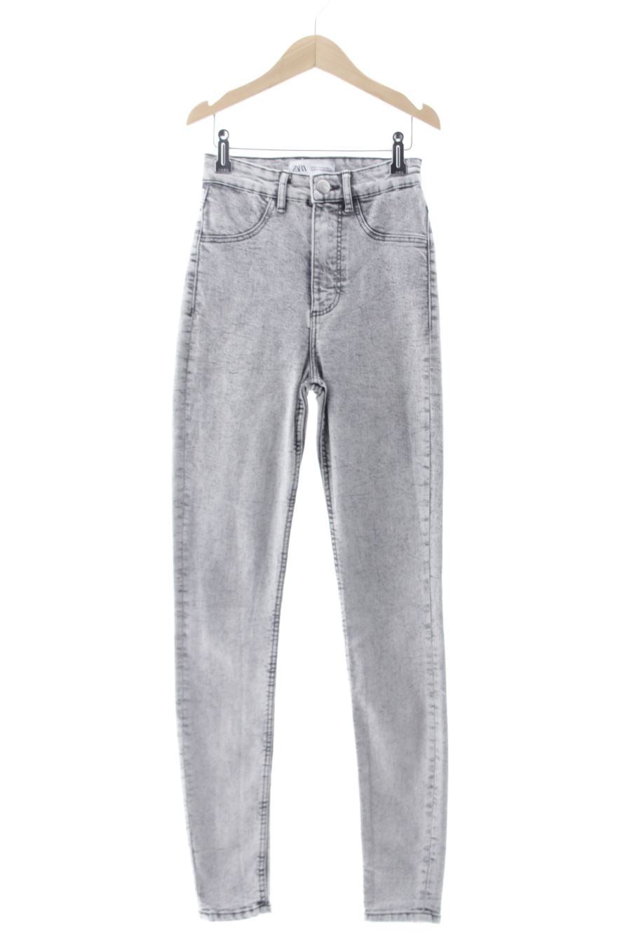 Jeans Zara de la taille 32, de couleur gris de denim