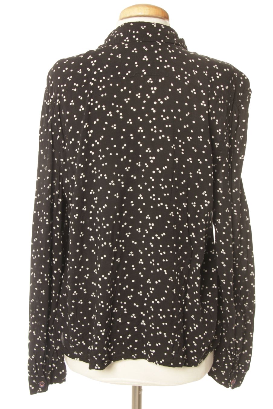 Chemise kling de la taille M, de couleur noir