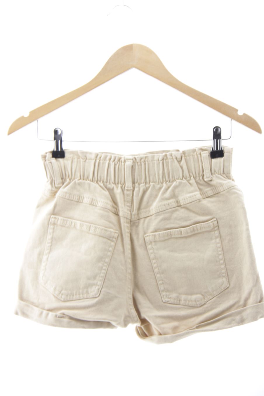 Pantalón corto de Bershka de la talla 32, de color beige de ropa vaquera