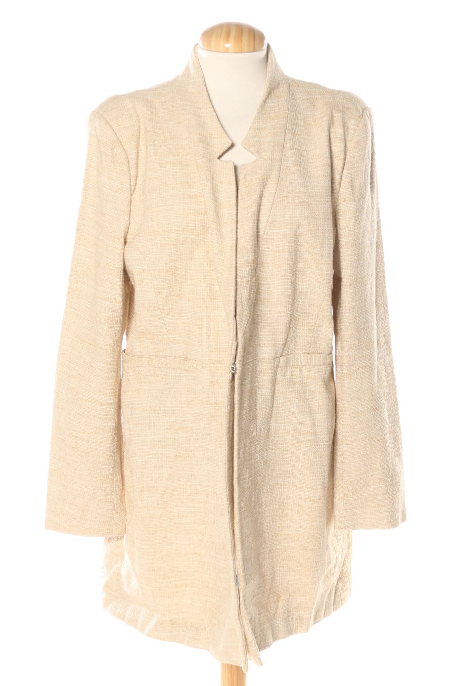 Blazer de Zara de la talla XXL, de color beige