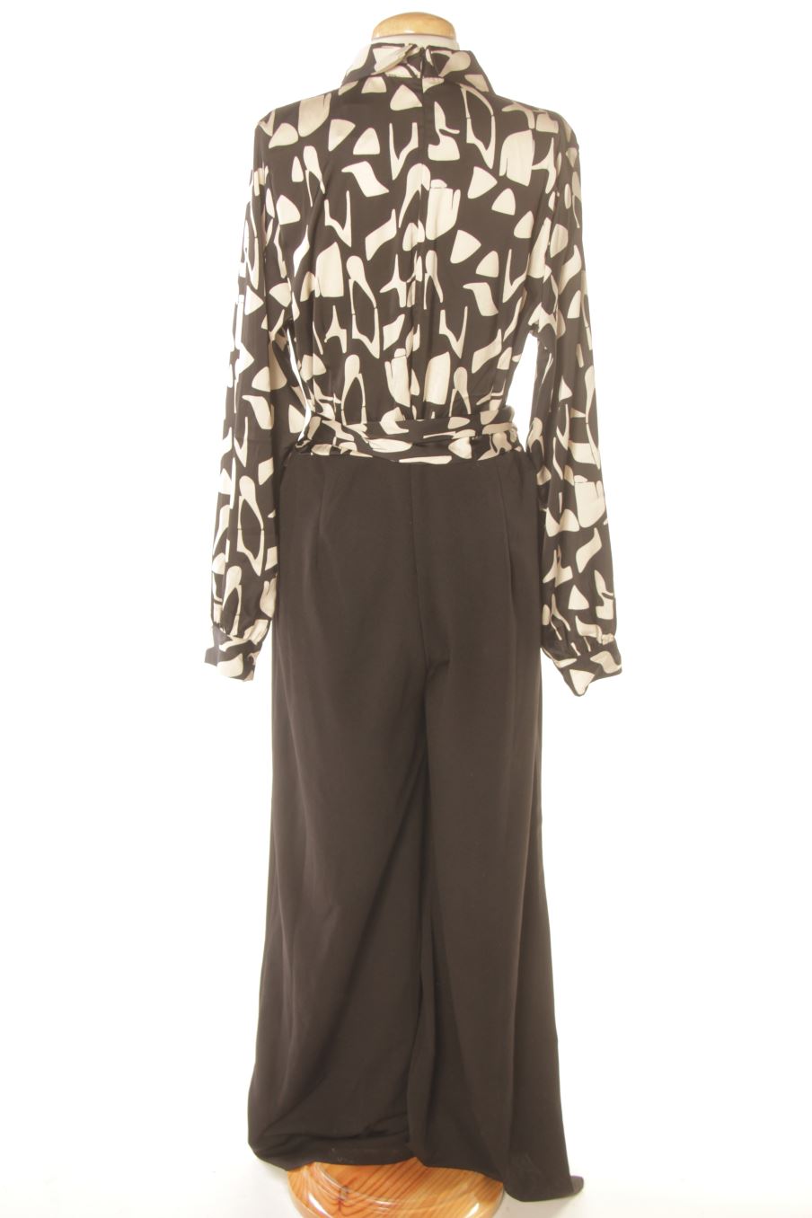 Mono de ANNA FIELD de la talla L, de color estampado