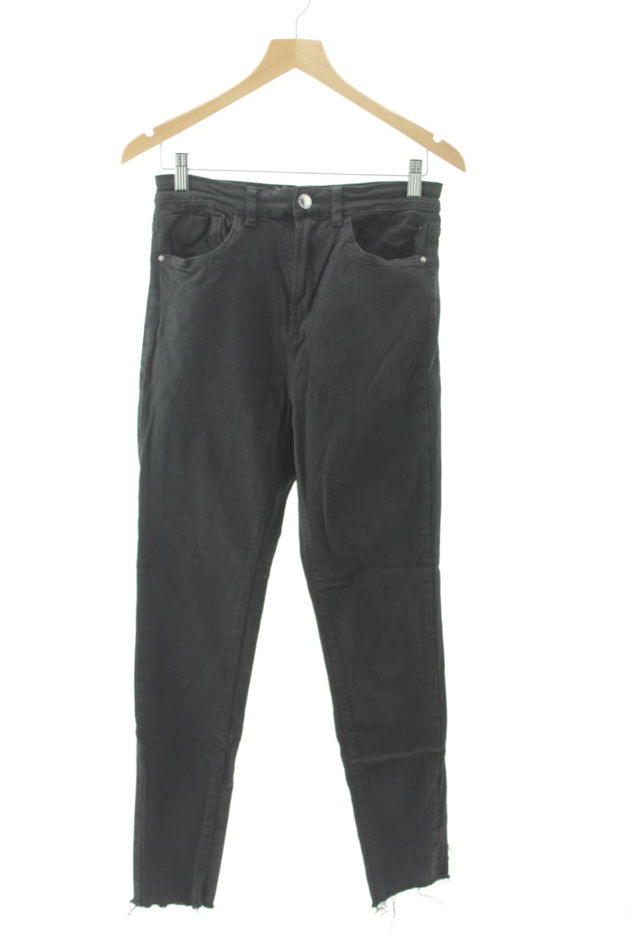Jeans Stradivarius de la taille 40, de couleur noir de denim
