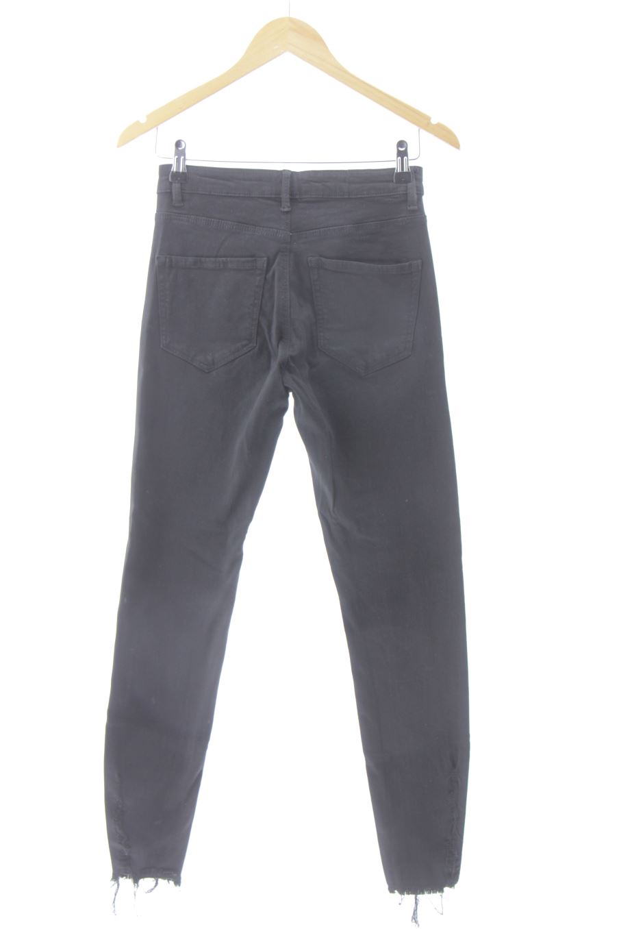 Jeans Stradivarius de la taille 36, de couleur noir de denim
