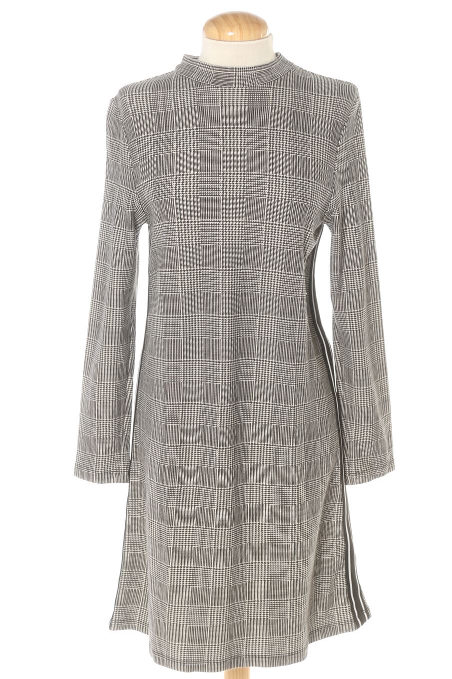 Robe casual H&M de la taille 38, de couleur carreaux