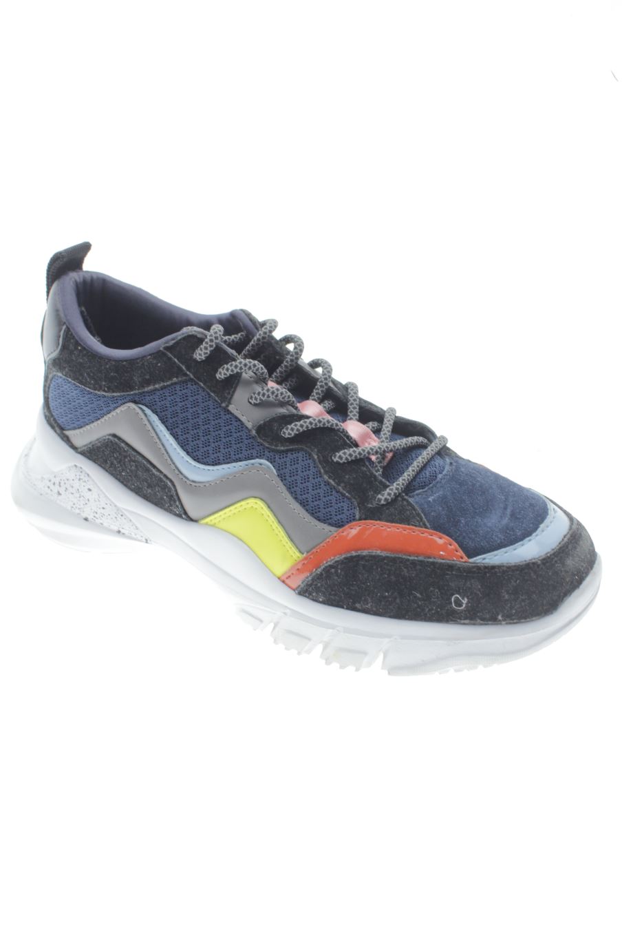 Deportivos de Zara de la talla 39, de color rayas de