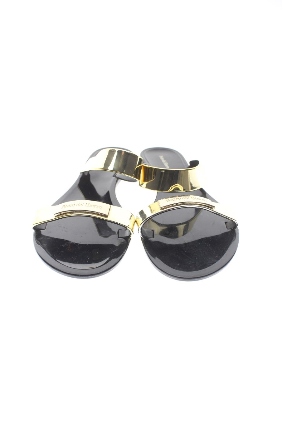 Sandalias planas de Pedro del Hierro de la talla 38, de color dorado de