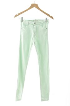 Jeans 34 Bershka, photo 1 sur 2