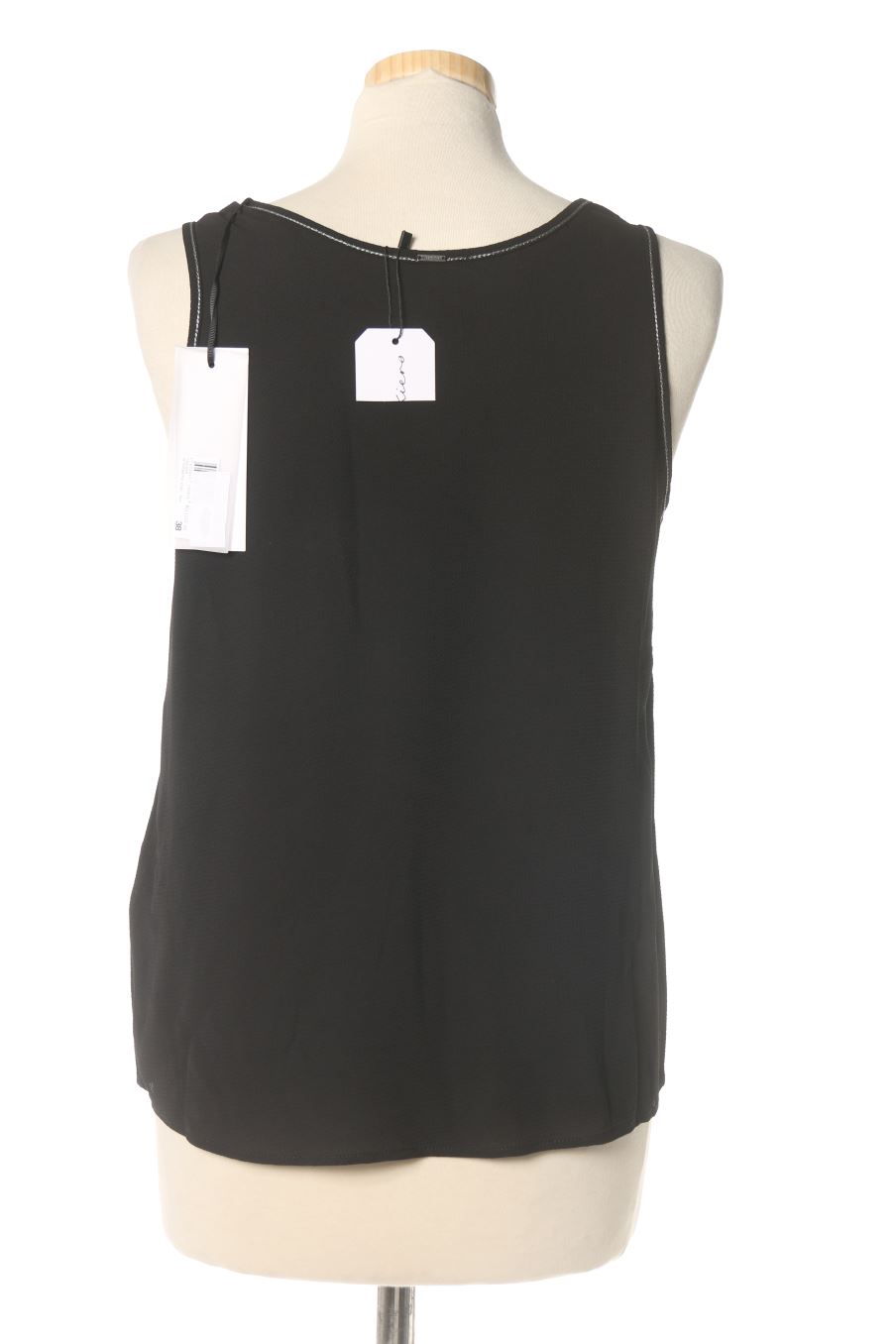 Top Ikks de la taille M, de couleur noir