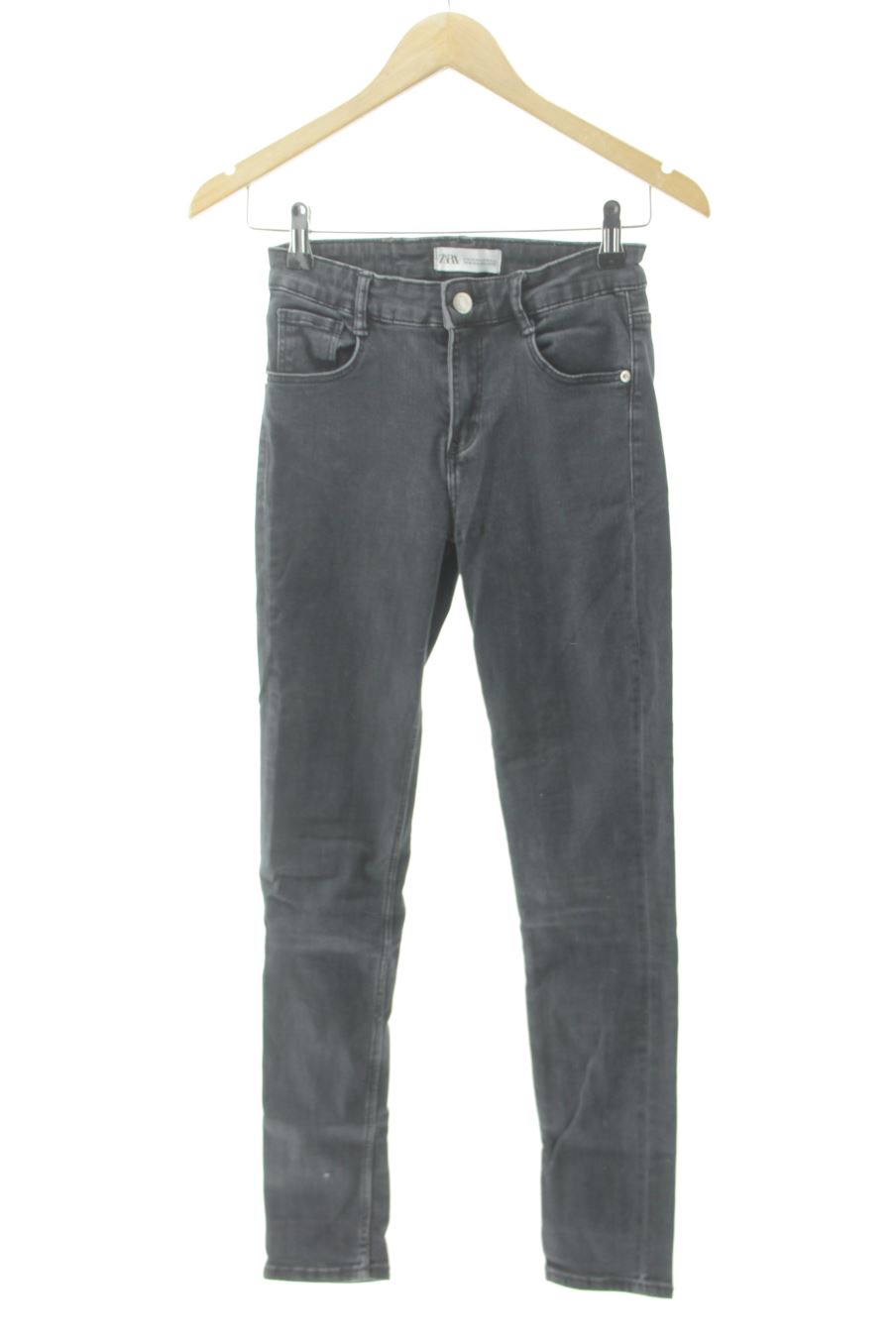 Jeans Zara de la taille 36, de couleur noir de denim