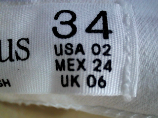 Vaquero de Stradivarius de la talla 34, de color blanco de ropa vaquera