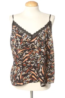 Top L Molly Bracken, foto 1 de 2