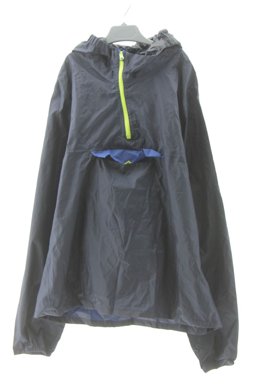 Chubasquero de Quechua (DECATHLON) de la talla 13 años de segunda mano