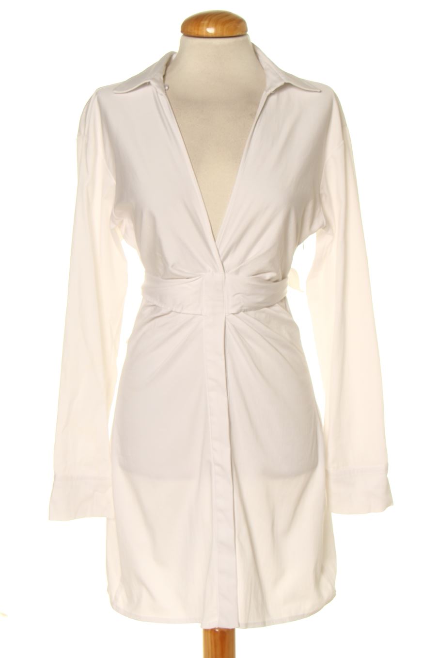 Robe casual Zara de la taille S, de couleur blanc