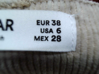 Pantalon Pull & Bear de la taille 38, de couleur beige