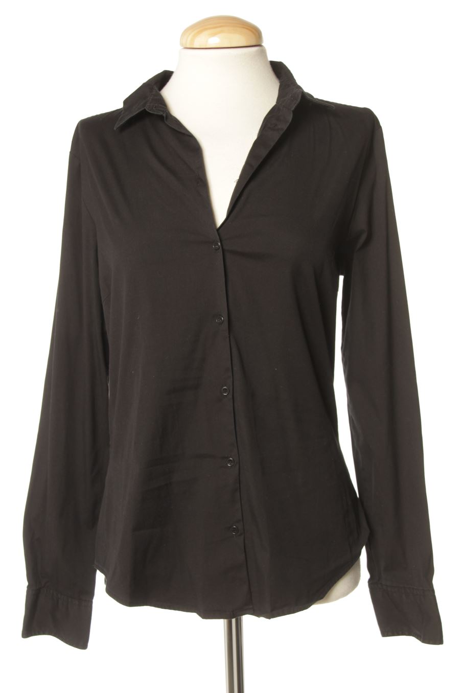 Camisa de Zara de la talla L, de color negro