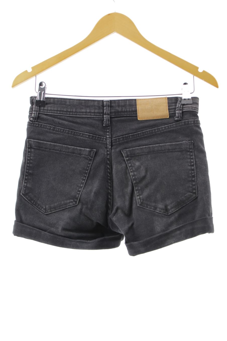 Shorts Bershka de la taille 36, de couleur noir de denim
