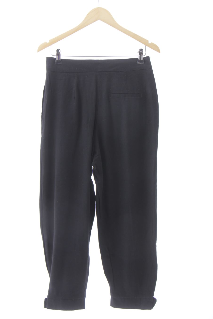 Pantalón de Zara de la talla M, de color negro