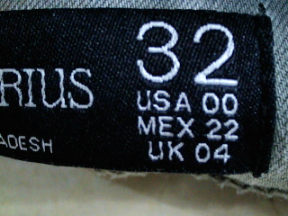 Vaquero de Stradivarius de la talla 32, de color verde de ropa vaquera