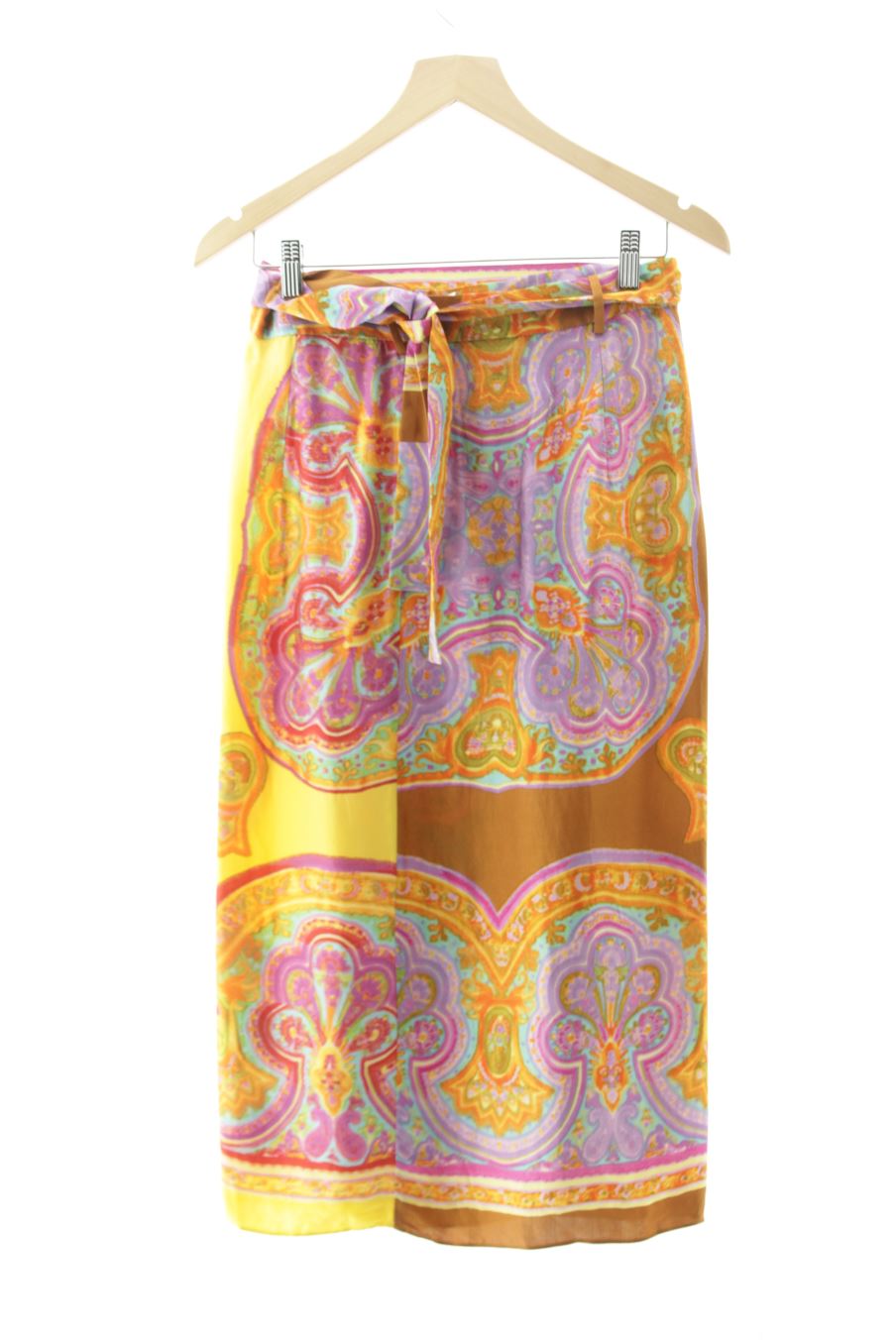 Jupe Zara de la taille S, de couleur imprimés