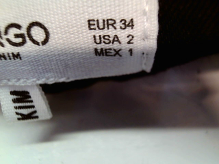 Jeans Mango de la taille 34, de couleur noir de denim