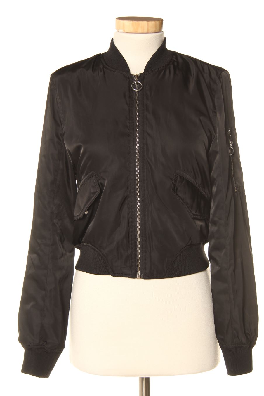 Blouson Pull & Bear de la taille XS, de couleur noir