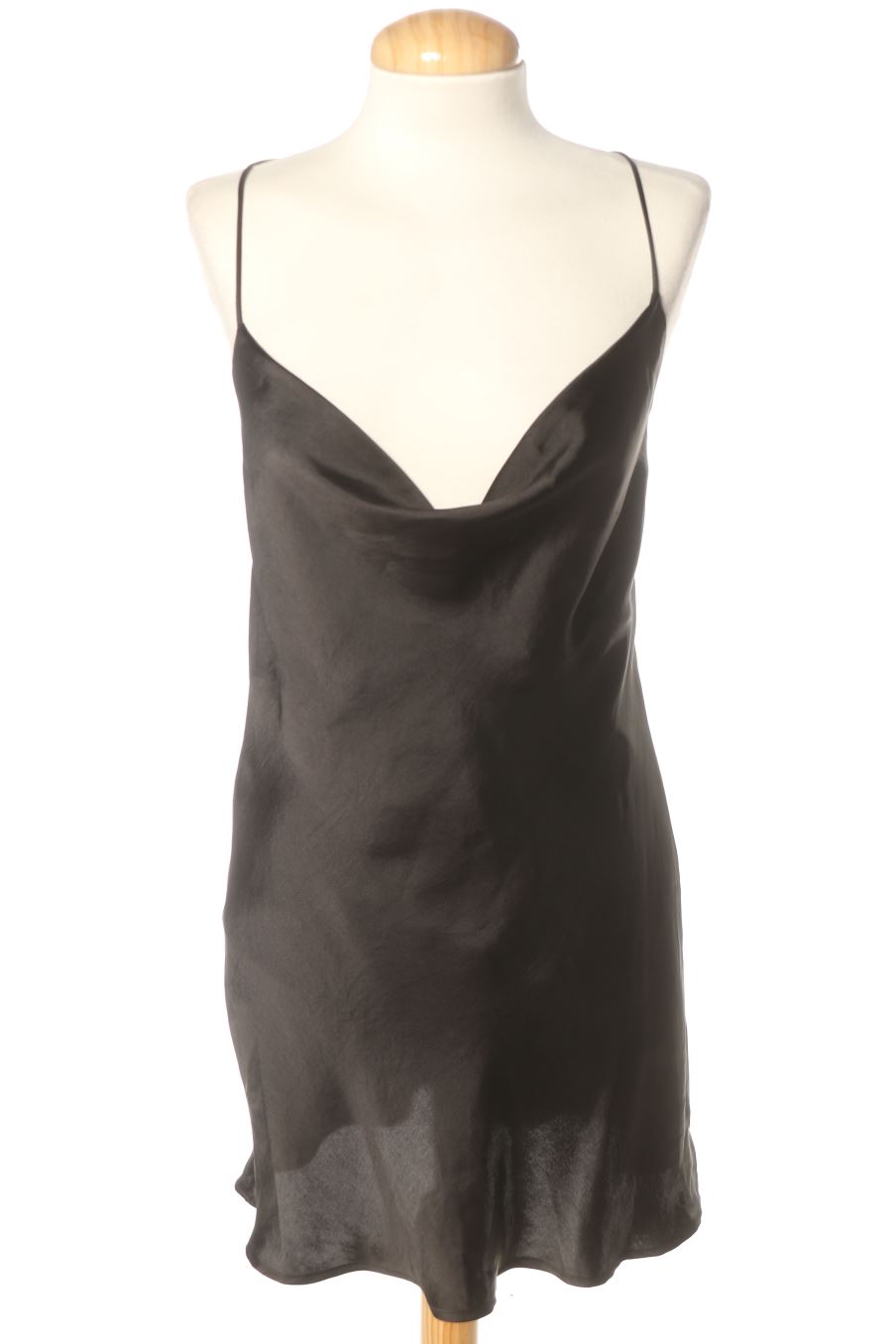 Robe casual Zara de la taille S, de couleur noir